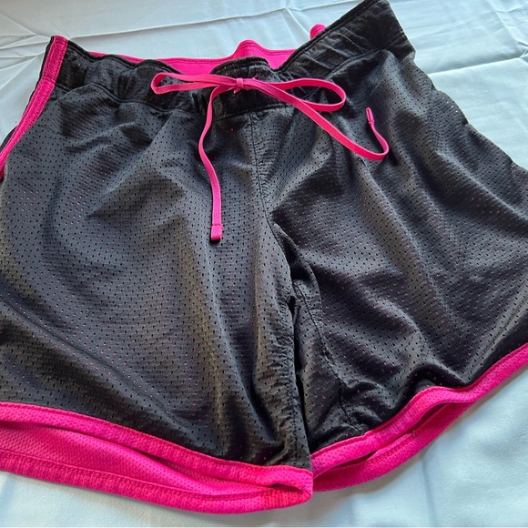 Nike, Under armor and running shorts with zipper lot - Picture 5 of 7